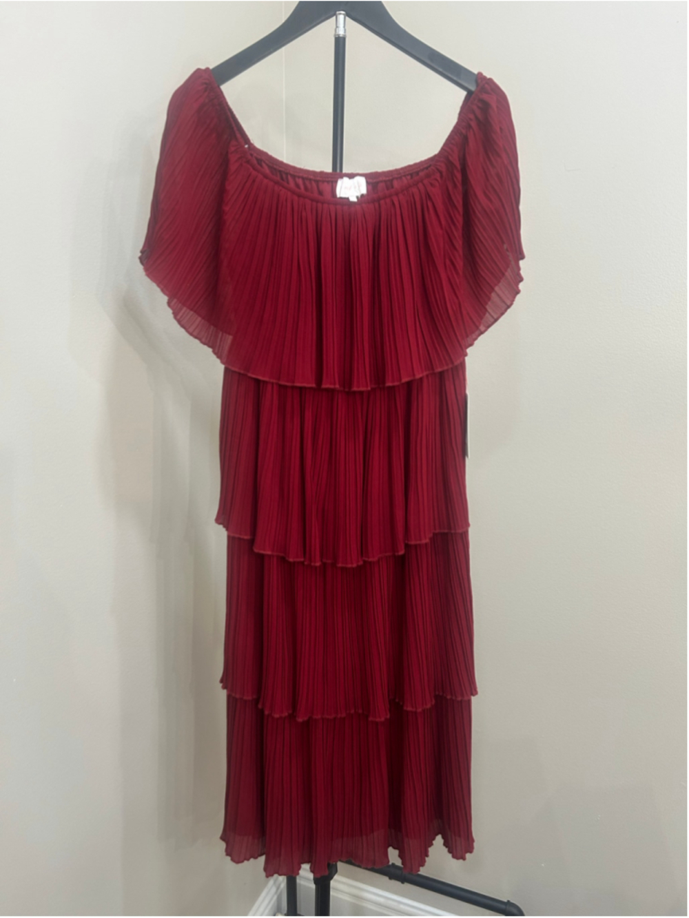 Entro Red Pleated Off-Shoulder Midi Dress Size M